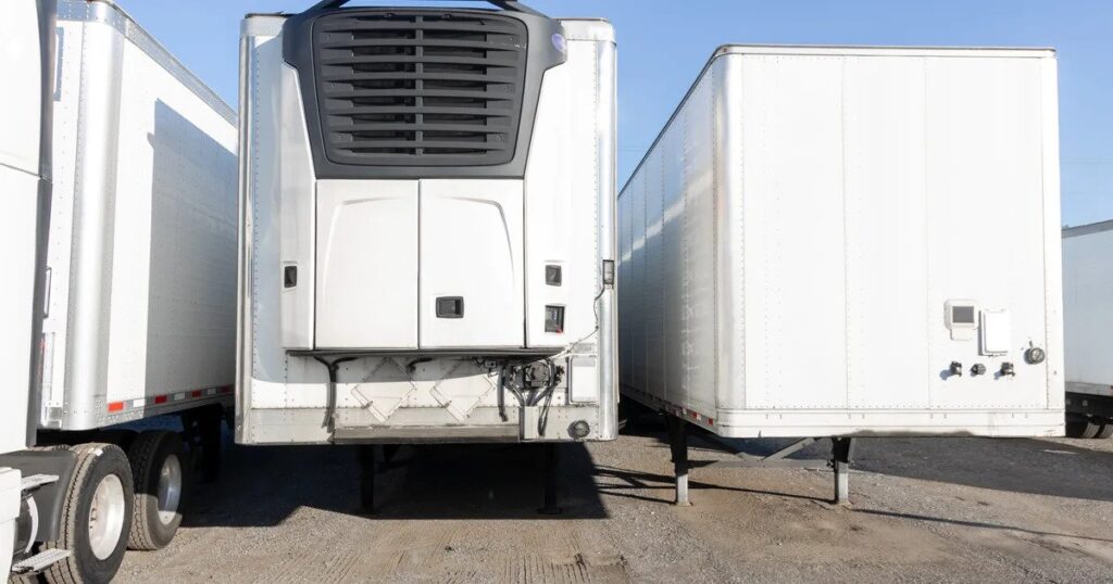 Reefer trailer vs dry van trailer – comparison for trucking and freight transport